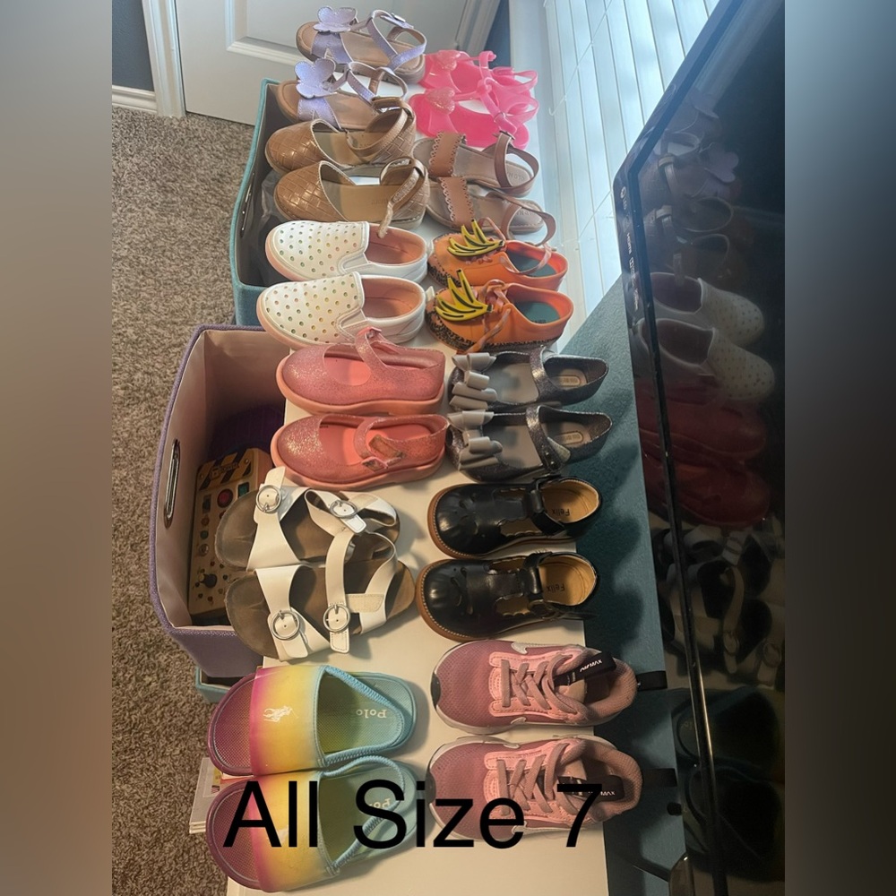 Girls sandels, boots, sneaker mix